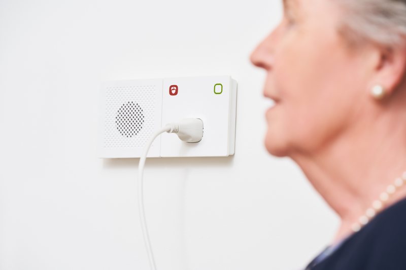 Intercom unit & Magnetic connector